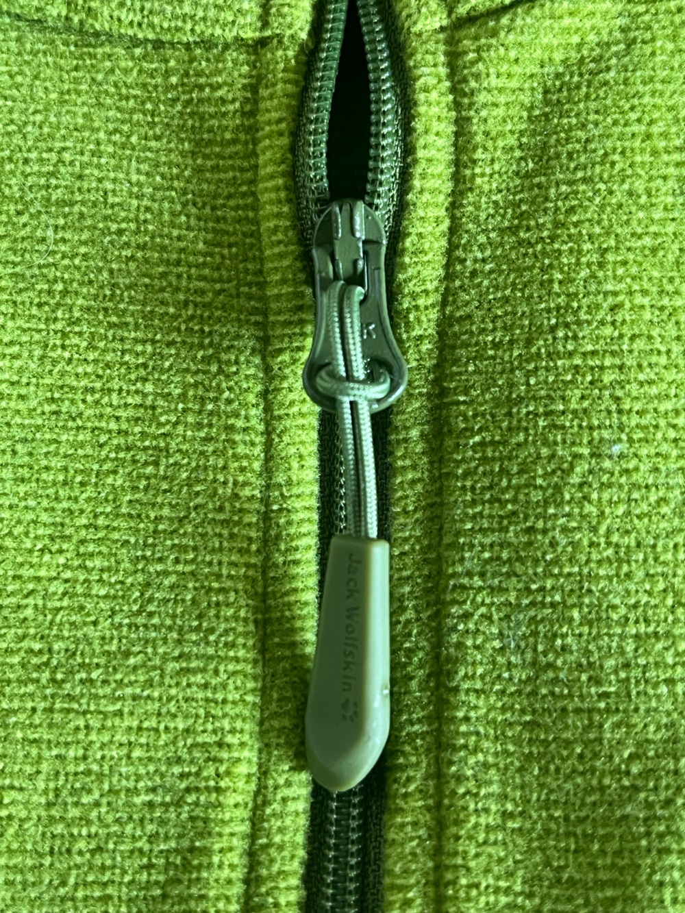 Jack Wolfskin Men's Lime Green Half-Zip Fleece Pullover - Picture 3 of 10